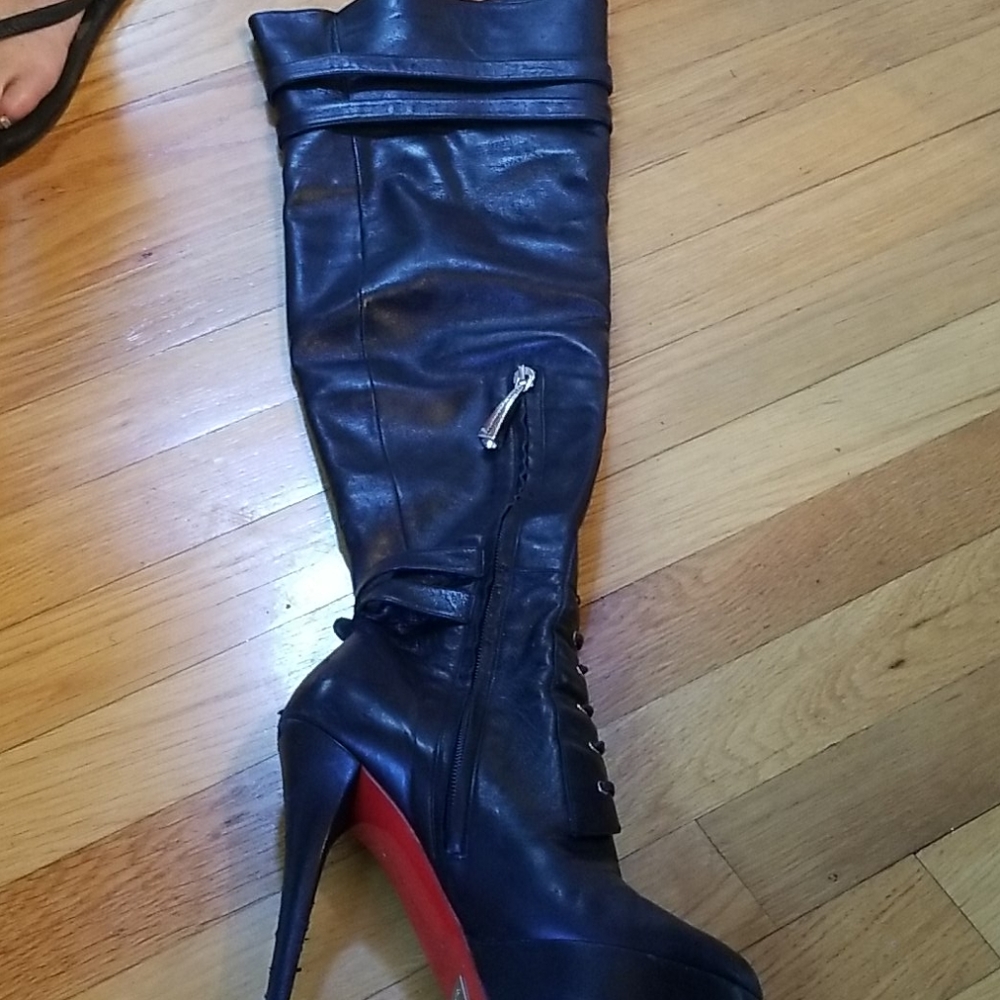 Heels - Picture 4 of 5
